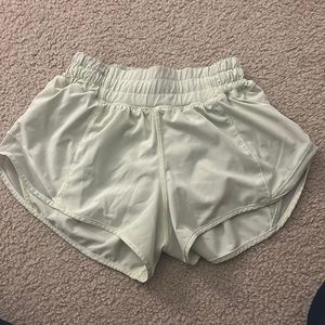Lululemon hotty hot size 2